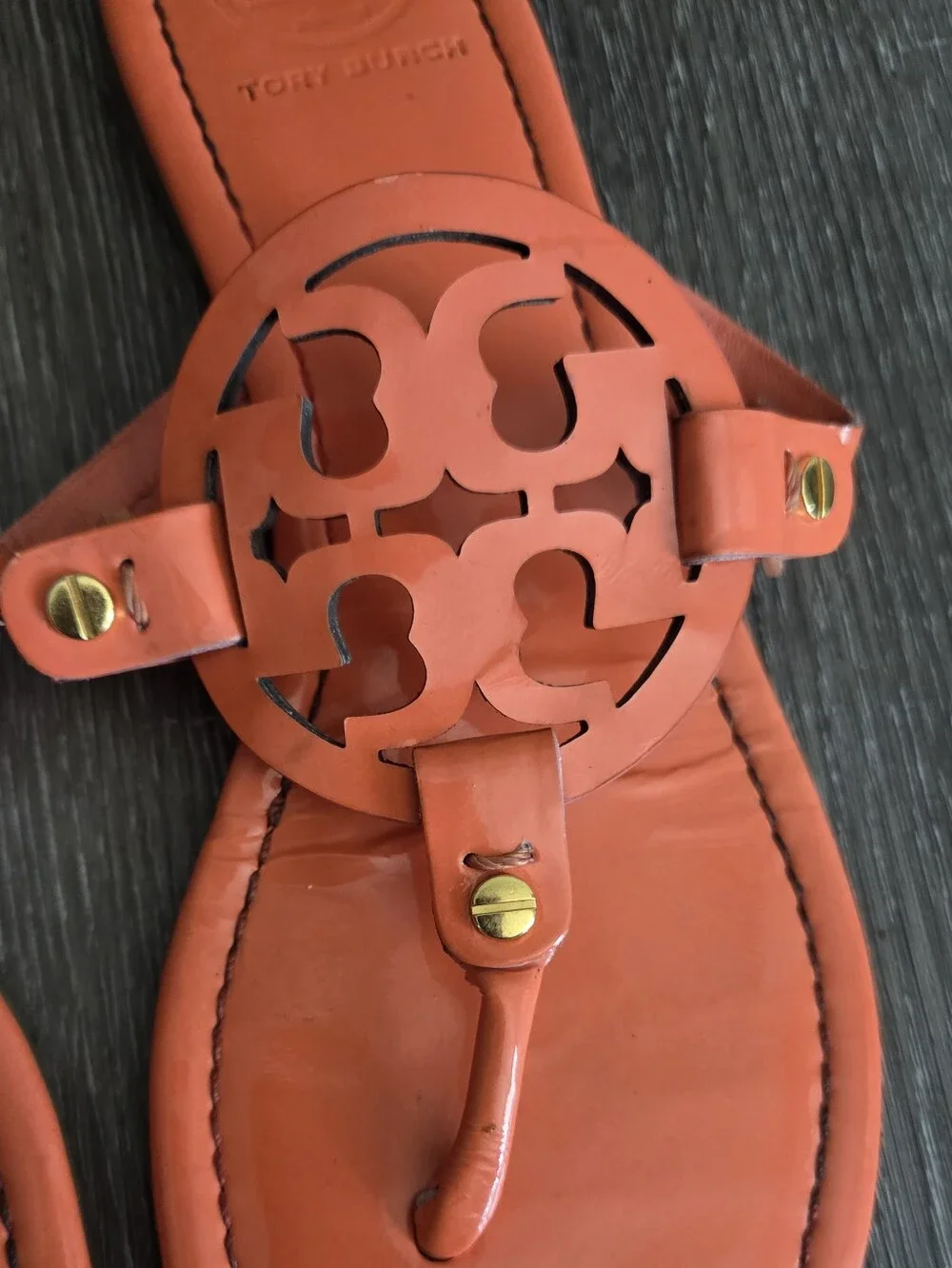 Tory Burch Miller Sandals Coral Orange Glossy Patent Logo Size 9M